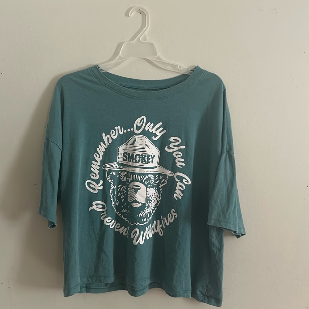 Smokey The Bear “Only you can prevent wildfires” blue crop top Size women’s xl